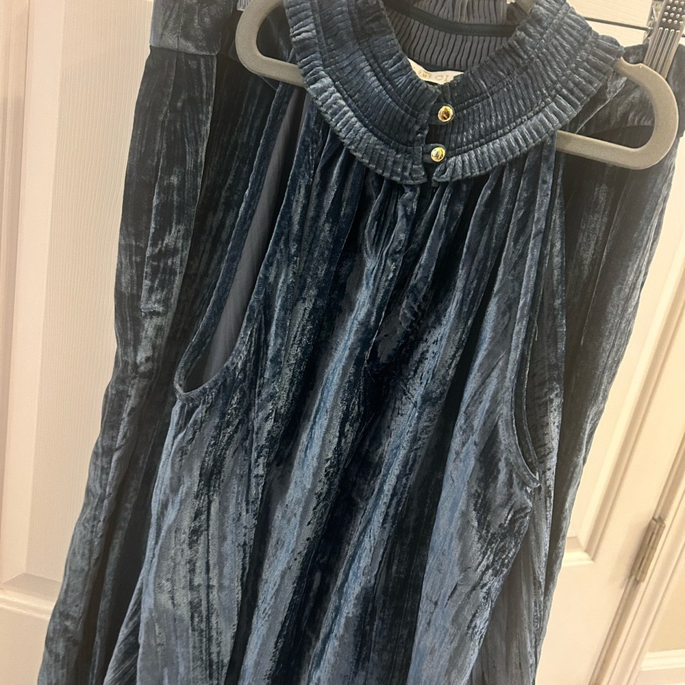 Marie Oliver Ruffled Gray and Green Top